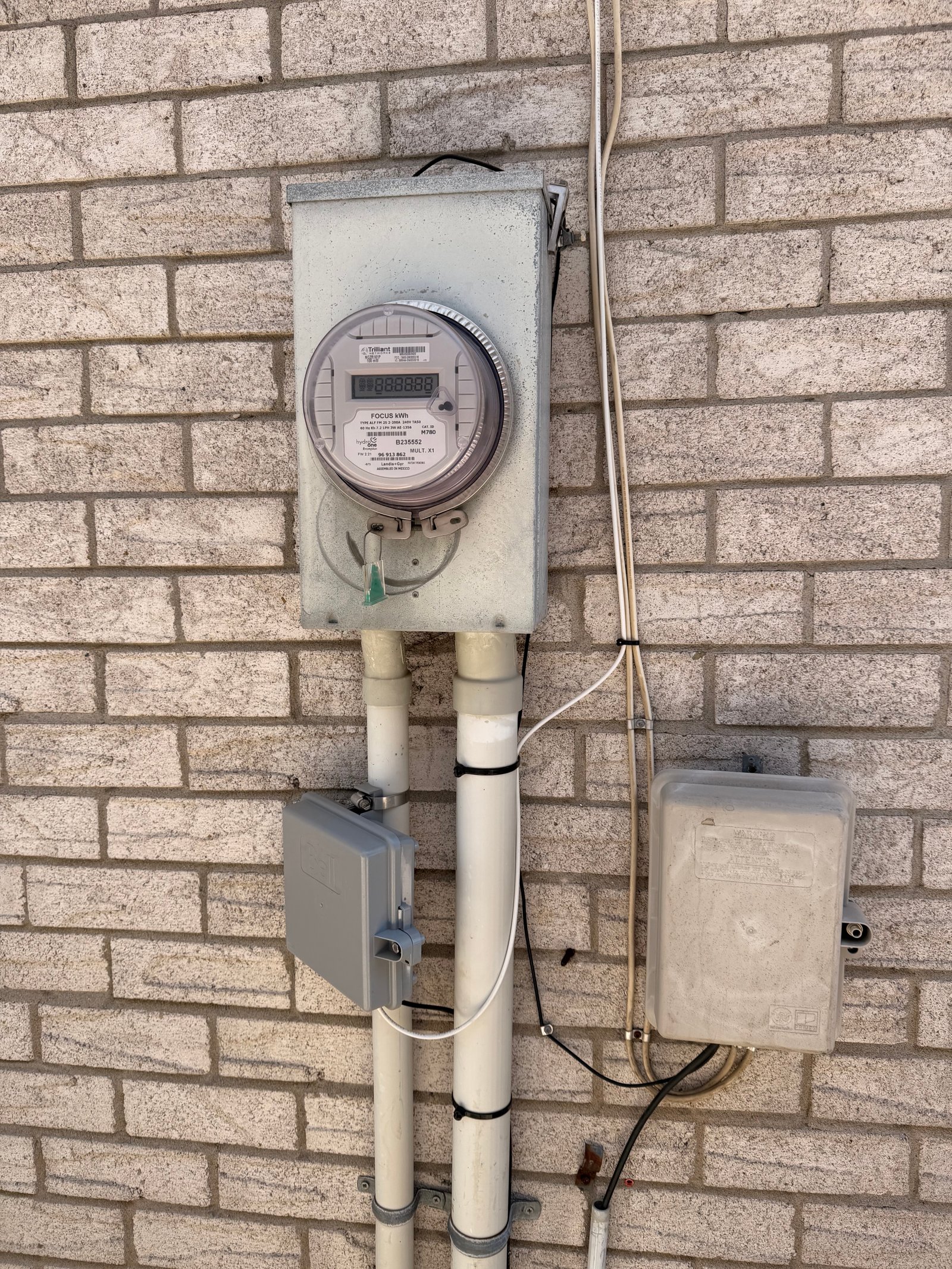 Residential plumbing fixture and faucet service