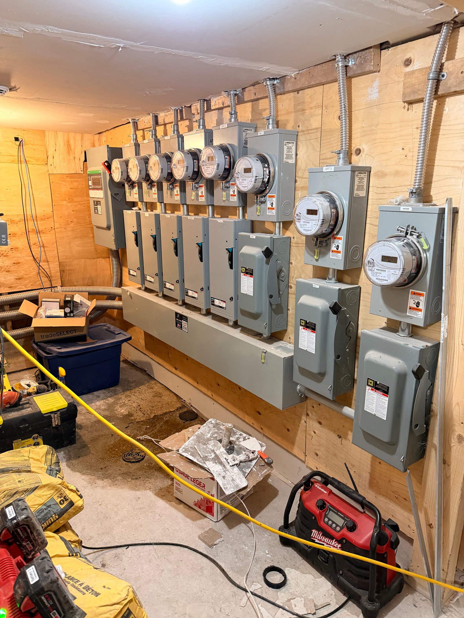 Fateh Plumbing and Electric team preparing for a service call